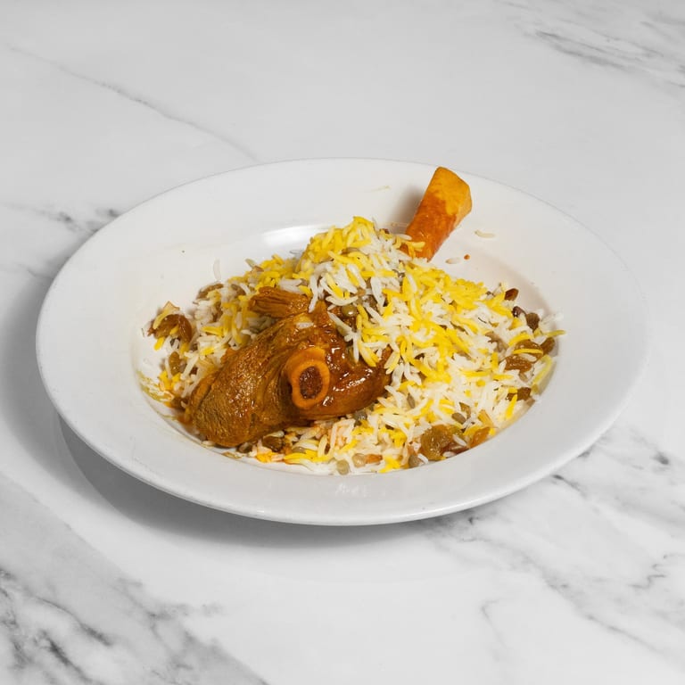 Fresh Salads: Mediterranean, Italian, and Vegetarian Options